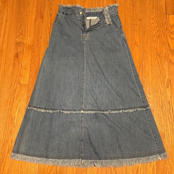 Byrd by Tzippy Denim Fringe Skirt - Picture 1 of 9
